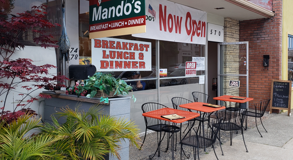 Mando's Restaurant